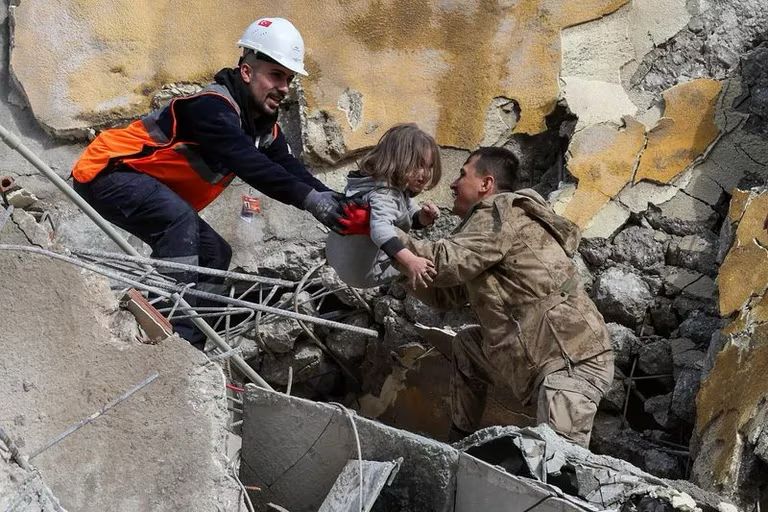 La ONU tiene problemas para llevar la ayuda humanitaria a las zonas rebeldes de Siria devastadas por el sismo