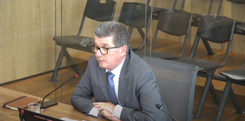 Comisión recomienda ratificar a Iván Vincenti como procurador general