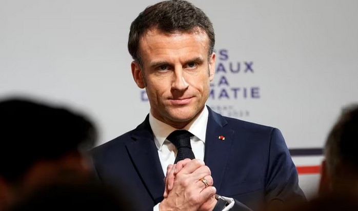 El Gobierno de Macron superó las mociones de censura en el Parlamento por la reforma de las pensiones en Francia