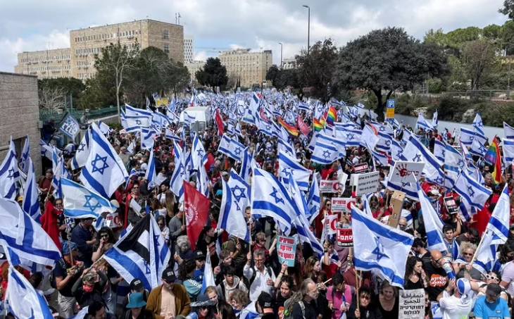 Crecen las protestas contra la reforma judicial que impulsa Netanyahu en Israel: expectativa por el discurso del premier