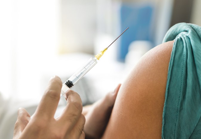 Especialistas urgen fomentar vacunación contra Papiloma Humano para prevenir cáncer de cérvix
