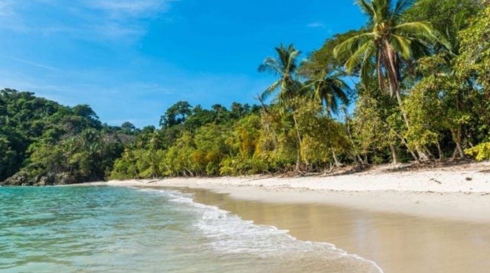 Playa Manuel Antonio en Quepos figura entre las 25 mejores del mundo
