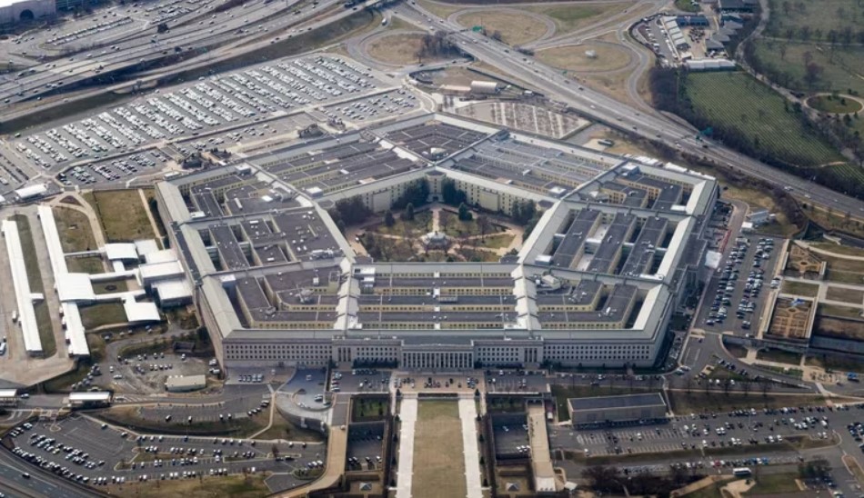 El FBI detuvo al sospechoso de filtrar documentos del Pentágono
