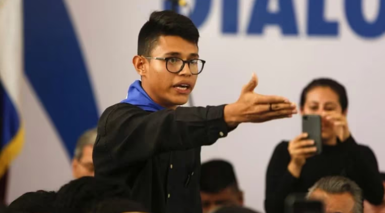“La dictadura está acabada y hay que aprovechar para debilitarla”, dice el estudiante que enfrentó en la cara a Daniel Ortega