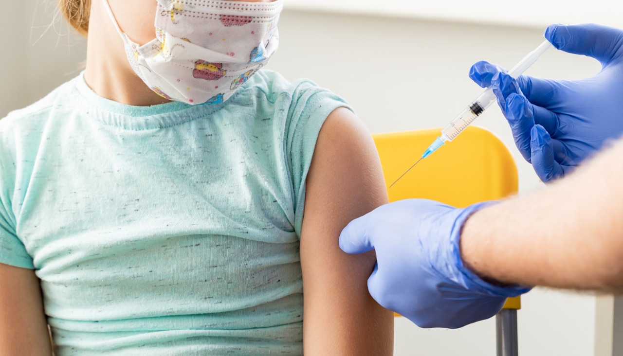 Salud reporta rezago en vacunación de cuarta y quinta dosis contra Covid-19 a nivel país