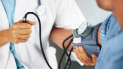 Fallecimientos por causas asociadas a hipertensión se duplicaron en últimos cinco años