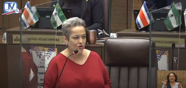 Diputada Carolina Delgado se enfrenta a Fiscal General por proyecto contra crimen organizado y sugiere su salida