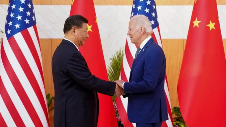Ron DeSantis busca fortalecer su candidatura a la Casa Blanca con un paquete de leyes para contrarrestar la influencia china en Florida