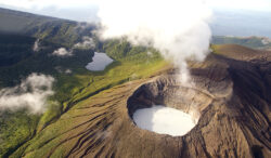 Volcán Rincón de la Vieja suma más de 140 erupciones este año y se espera que actividad continúe en las próximas semanas