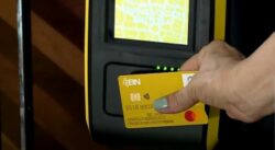 Nueva Tarjeta de Ciudadano de Oro servirá para pago de transporte público y compras en comercios