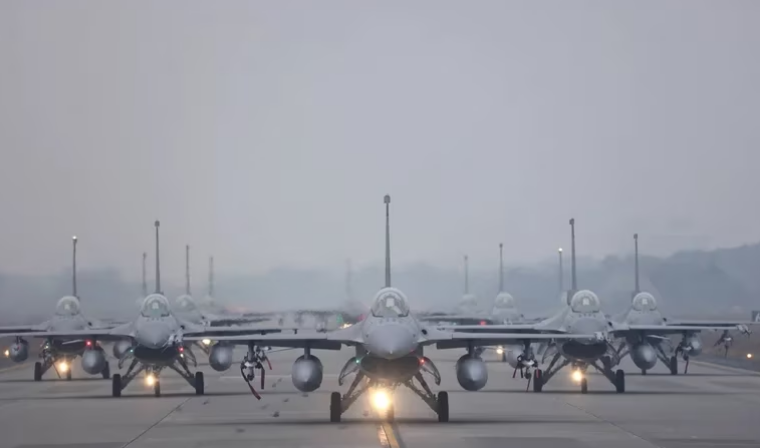 Taiwán recibió nuevos misiles estadounidenses para equipar sus aviones ante la creciente amenaza china
