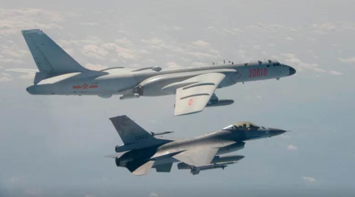 Nueva provocación del régimen chino: 24 aviones de combate incursionaron en el espacio aéreo de Taiwán