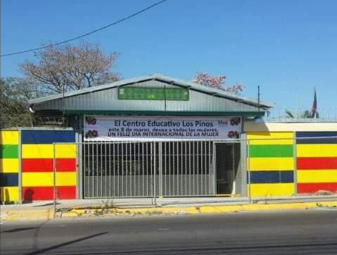 OIJ allana escuela en Alajuelita por supuesta malversación con fondos en la Junta de Educación