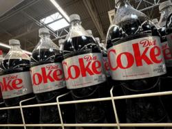El aspartamo utilizado en la Coca-Cola Diet podría ser cancerígeno, según un informe que publicará la OMS
