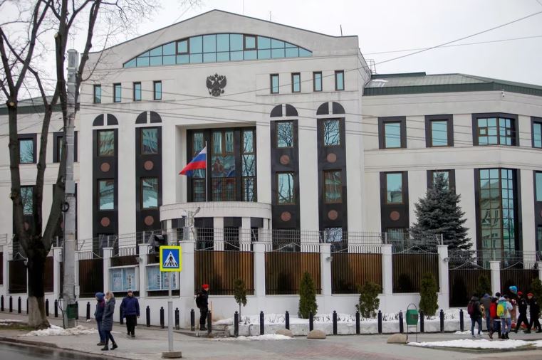 Moldavia expulsará a 45 funcionarios de la embajada rusa por “acciones hostiles” en medio de un escándalo de espionaje