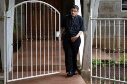 La dictadura de Daniel Ortega volvió a encarcelar al obispo nicaragüense Rolando Álvarez tras negarse a ser exiliado