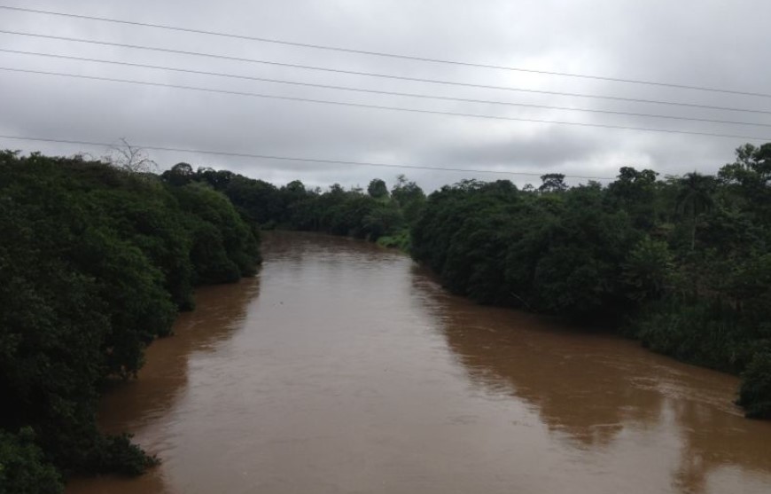CANATUR pide a operadores turísticos evitar navegar por Río San Carlos ante condiciones lluviosas