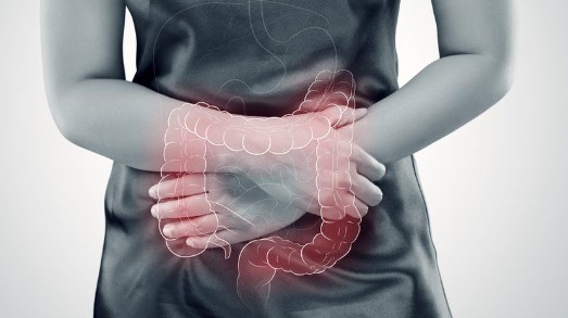 Informe alerta por aumento en atenciones por cáncer de colon este año