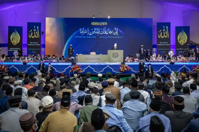 Musulmanes de 100 países del mundo se reunieron en Reino Unido para promover la paz y la hermandad universal
