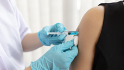 CCSS ya aplicó más de 1 millón de vacunas contra la influenza estacional