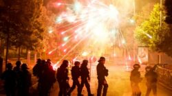 Francia prohíbe el uso de fuegos artificiales durante la fiesta nacional del 14 de julio tras los disturbios