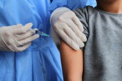 CCSS reporta que únicamente el 53% de la población ya se vacunó contra la influenza