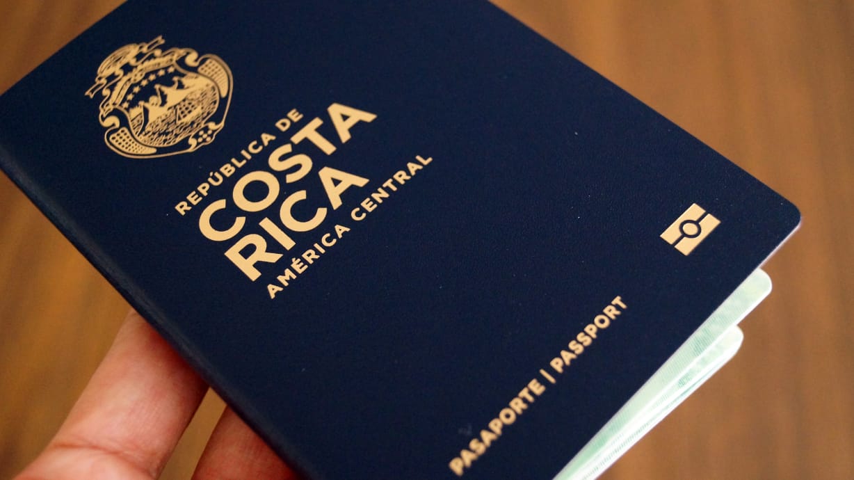 Costa Rica escala 4 puestos en nuevo ranking de los pasaportes más ‘poderosos’ del mundo: Ticos pueden entrar a 151 países sin visa