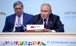 Putin trata de poner a África de su lado con armas y granos gratis, condonación de deudas y una crítica a las “democracias avanzadas”