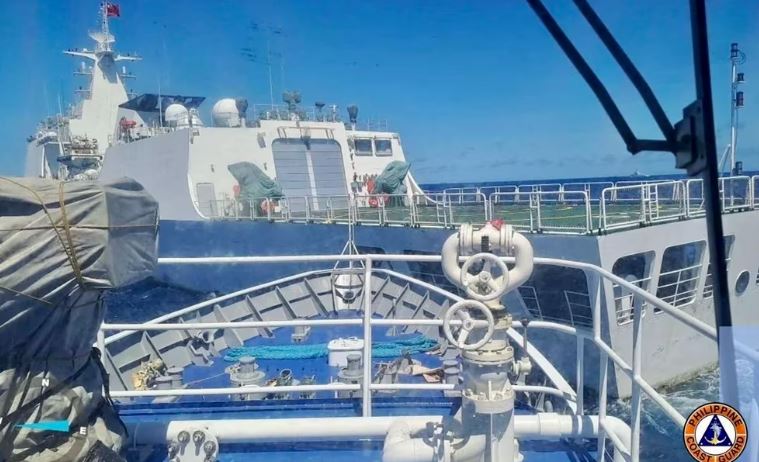 Filipinas llamó a consulta al embajador de China tras el ataque con cañones de agua a embarcaciones de su Guardia Costera