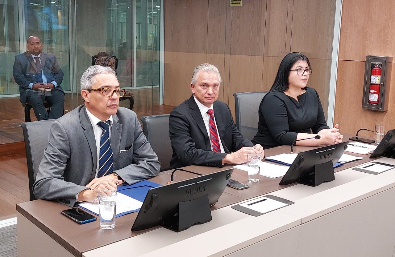 Audiencia del Canciller Arnoldo André en comisión investigadora será reprogramada porque jerarca salió del país