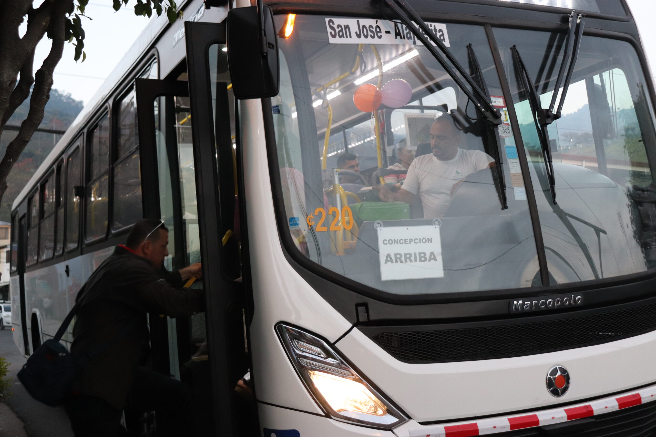 ARESEP aprobó rebaja de entre ¢5 y ¢680 en los pasajes de bus