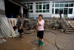 Las inundaciones provocadas por el tifón Doksuri asolaron una ciudad de China
