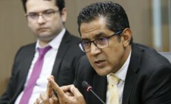 Hacienda descarta que posible rebaja al marchamo afecte pago de aguinaldo y salario escolar: Admite que habrá ‘esfuerzo recaudatorio’