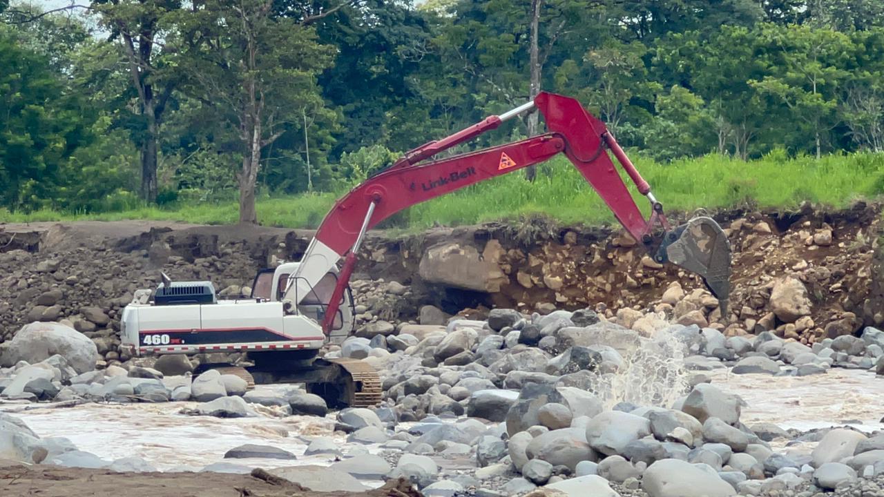 Vecinos de Aguas Zarcas piden al Gobierno declarar emergencia nacional tras recientes deslizamientos