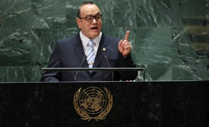 El presidente de Guatemala se comprometió ante la ONU entregar el poder a Bernardo Arévalo el próximo 14 de enero