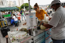 El precio del dólar aumentó 88 por ciento en lo que va del año en Venezuela: superó los 33 bolívares en el mercado oficial
