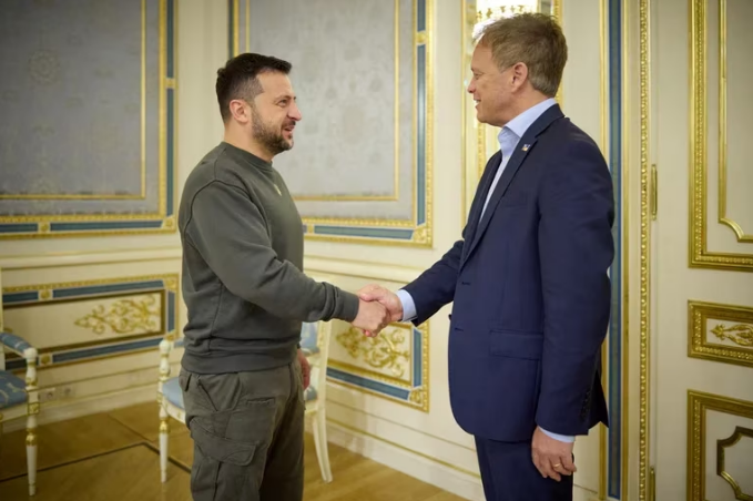 Volodimir Zelensky se reunió en Kiev con el nuevo ministro de Defensa británico