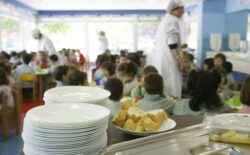 Irregularidades en pescado, ensaladas, arroz y frijoles generaron intoxicaciones en tres centros educativos de la Zona Sur