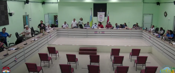 Sesión del Concejo Municipal en Limón terminó en golpes entre regidores
