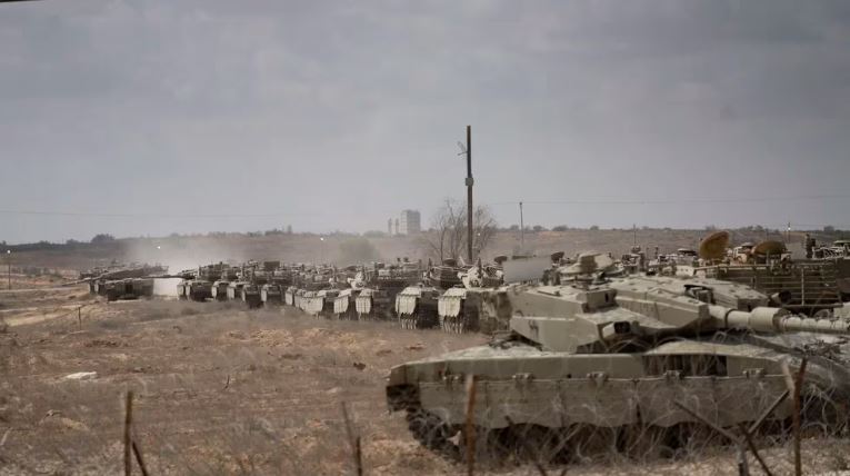 Israel concentra tanques, misiles y soldados en la frontera con Gaza para lanzar su ataque contra Hamas