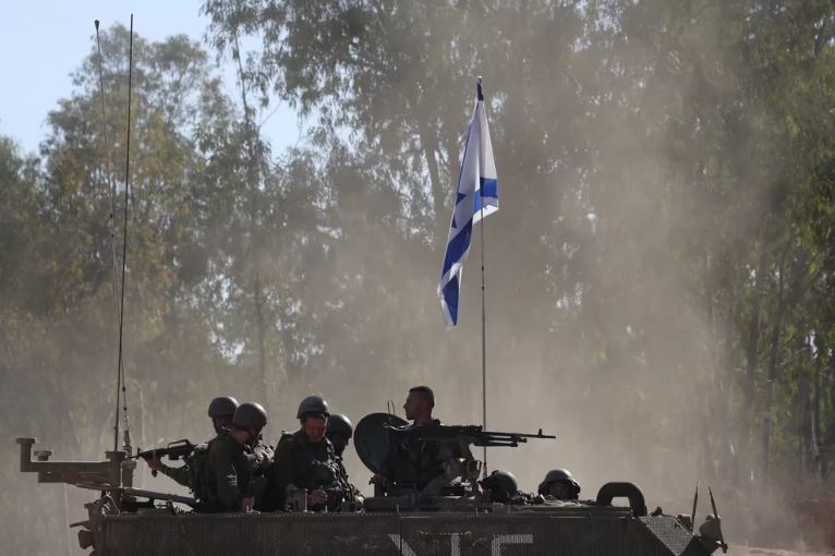 Tras dos días de combate con Hamas, el ejército de Israel se acerca a la capital de Gaza