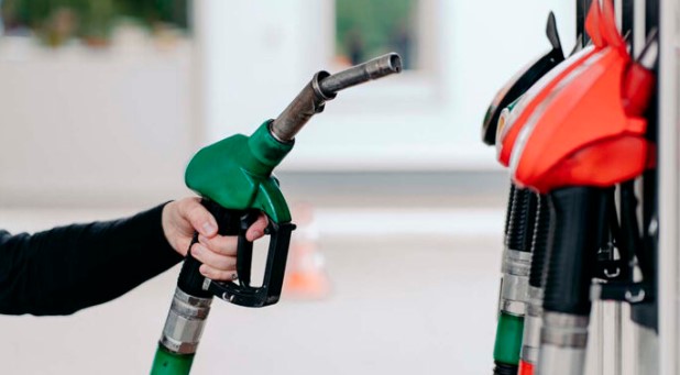 RECOPE prevé rebaja de ₡29 en gasolina regular y de ₡3 en súper para el próximo mes: Diésel aumentaría ₡9