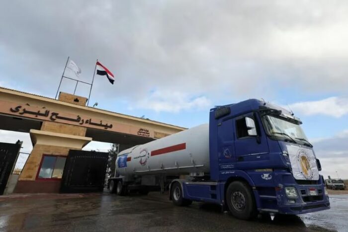 Estados Unidos envía su primer vuelo con ayuda humanitaria para Gaza y pide que entren más camiones al día