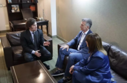 Javier Milei se reúne con Mauricio Macri en el hotel Libertador para comenzar a definir el nuevo gabinete