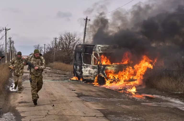 El ejército ruso aumenta su presión en el este de Ucrania