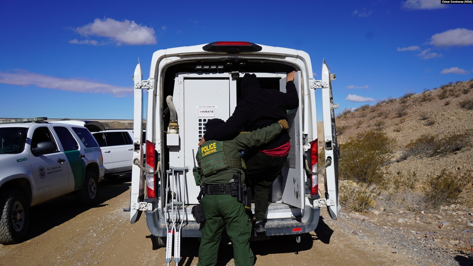 ¿Puertas para entregarse en la frontera? La Patrulla Fronteriza de EEUU aclara mitos entre migrantes
