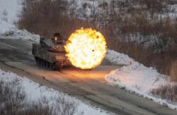 Los ejércitos de Corea del Sur y Estados Unidos realizan maniobras con fuego real cerca de la frontera norcoreana