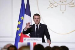 Emmanuel Macron busca relanzar su Gobierno y anunció varios cambios en su Gabinete