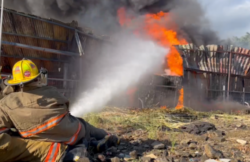 25 personas fueron atendidas tras incendio en planta recicladora ubicada en La Unión