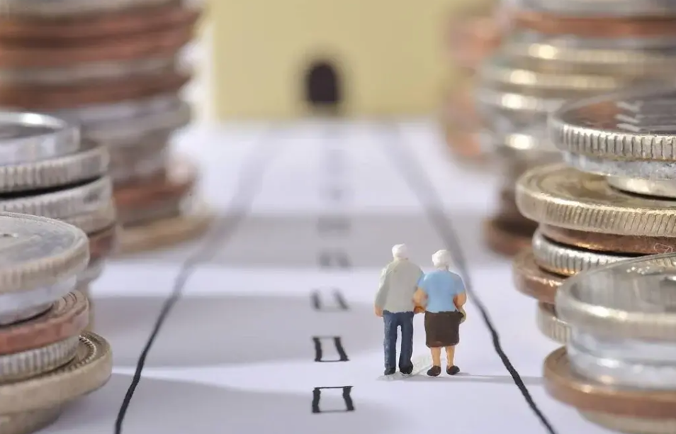 Expertos recomiendan buscar alternativas para complementar pensiones ante nuevas reglas de retiro